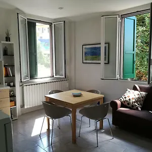 Pisolo Nuovo Vicino All'ospedale Sant'orsola Bologne